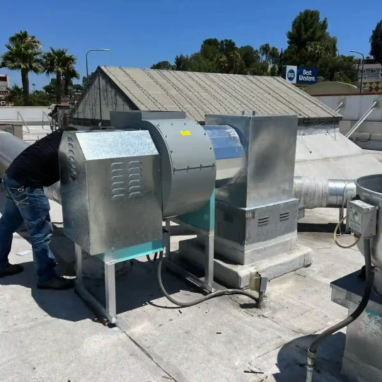 Commercial hood installation in Los Angeles